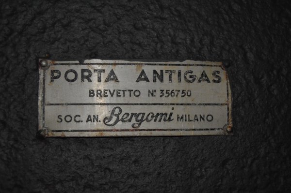 A páncélajtó a harci gázok ellen is védett @ Lorenzo Grassi, bunkerdiroma.it